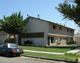 915 N Vicentia Ave in Corona, CA - Building Photo - Building Photo