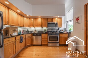 2722 N Kimball Ave, Unit 3 in Chicago, IL - Building Photo