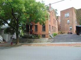 205 Union St in Poughkeepsie, NY - Building Photo
