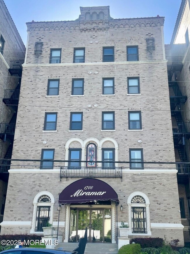 property at 1700 Webb St