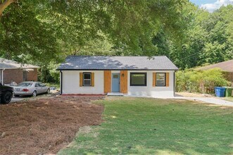 2909 Diana Dr SW in Atlanta, GA - Building Photo - Building Photo