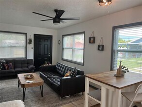 619 90th Ave N in St. Petersburg, FL - Building Photo - Building Photo
