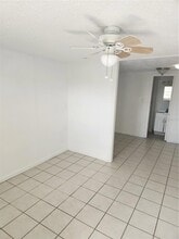 2021 Pennsylvania Ave, Unit 4 in Englewood, FL - Building Photo - Building Photo