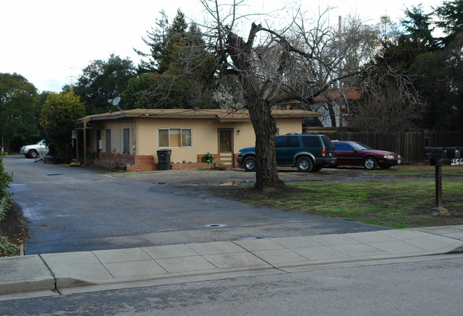 266 Tyrella Ave in Mountain View, CA - Building Photo - Building Photo