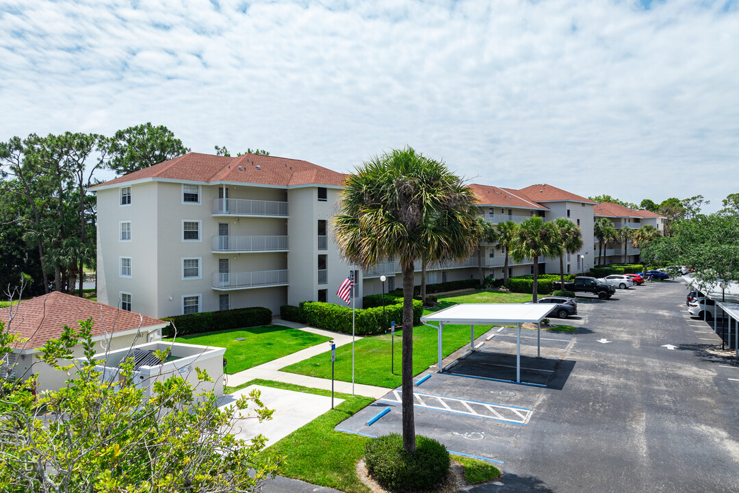 Miravista Condominiums in Naples, FL - Building Photo