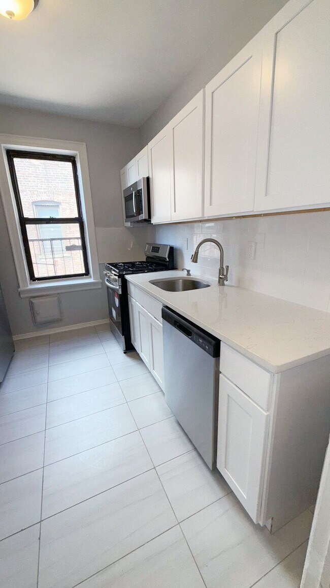 2685 - Highland Arms Apartments in Jersey City, NJ - Building Photo - Building Photo