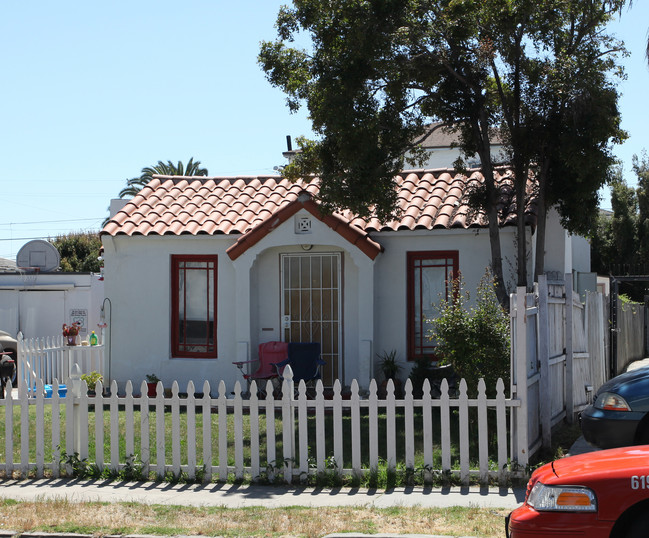 4266 36th St in San Diego, CA - Foto de edificio - Building Photo