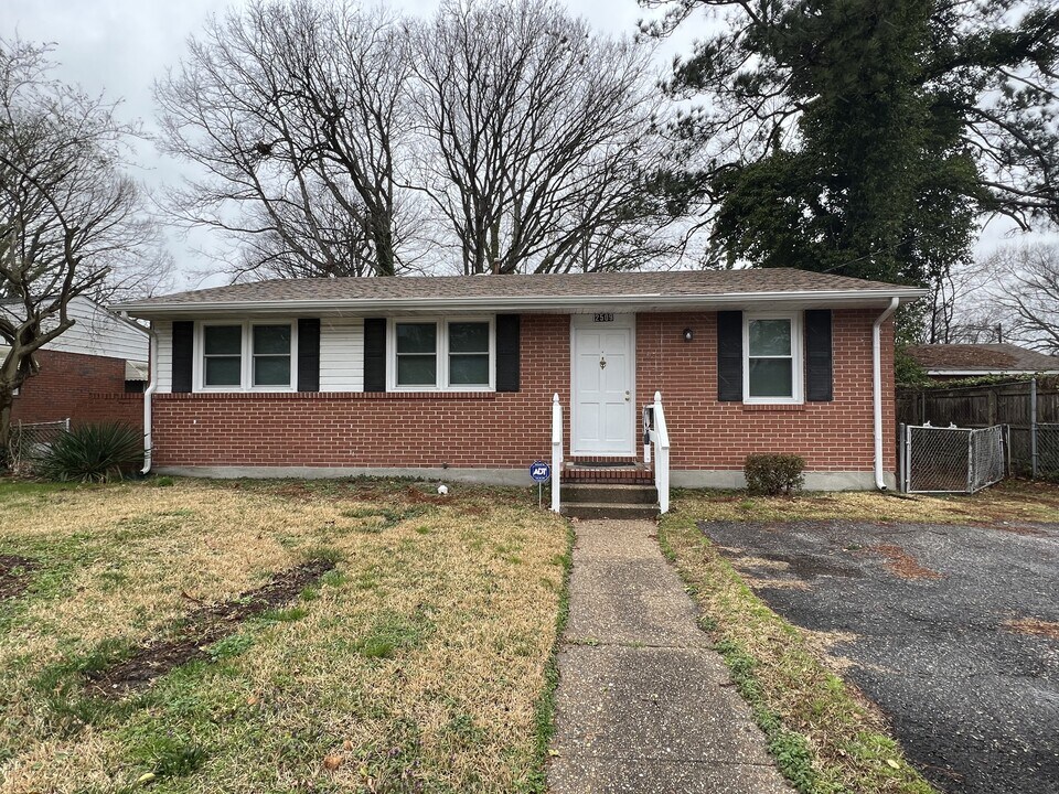 2509 Border Rd in Chesapeake, VA - Building Photo