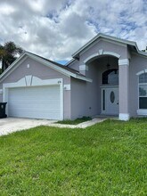 674 SE Thornhill Dr in Port St. Lucie, FL - Building Photo - Building Photo
