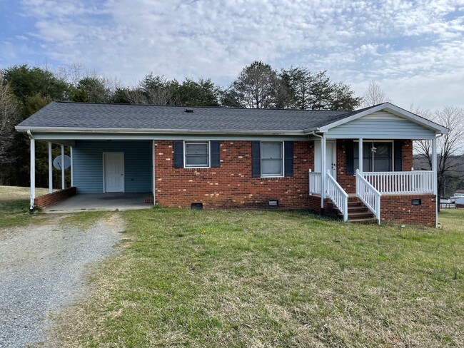 3473 Kidds Mill Rd in Franklinville, NC - Building Photo - Building Photo