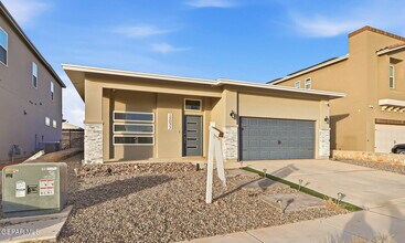 15033 Imagine Dr in El Paso, TX - Building Photo - Building Photo