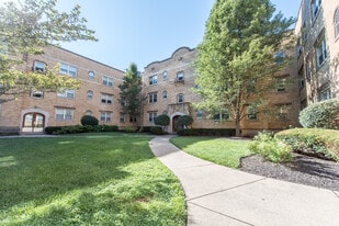 The Majestic in Cincinnati, OH - Building Photo