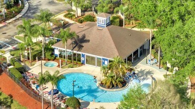 2950 Lucayan Harbour Cir in Kissimmee, FL - Foto de edificio - Building Photo