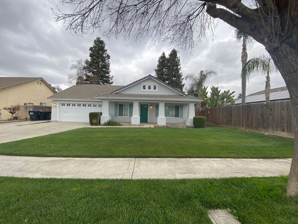 4310 W Concord Ave in Visalia, CA - Building Photo