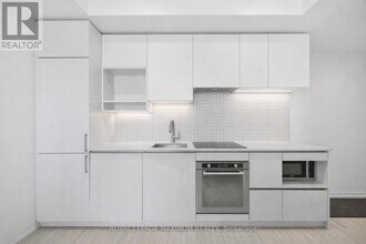 5 Buttermill Ave. in Vaughan, ON - Building Photo - Building Photo