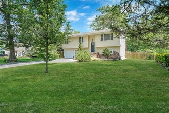 2387 Chestnut Ave in Ronkonkoma, NY - Building Photo - Building Photo
