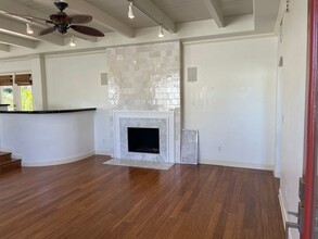 240 Avenida Pelayo in San Clemente, CA - Foto de edificio - Building Photo