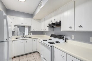 2413 W Hazelwood St in Phoenix, AZ - Building Photo
