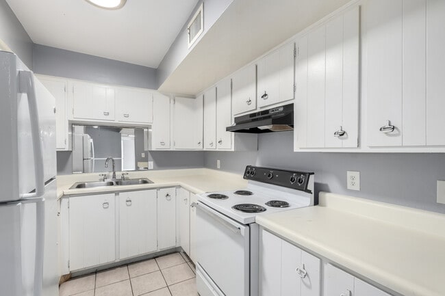 property at 2413 W Hazelwood St