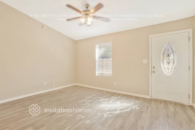 659 N Wood Path Dr in Stone Mountain, GA - Building Photo - Building Photo