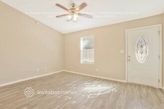 659 N Wood Path Dr in Stone Mountain, GA - Foto de edificio - Building Photo