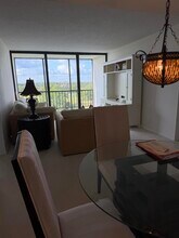 6845 Willow Wood Dr in Boca Raton, FL - Building Photo - Building Photo