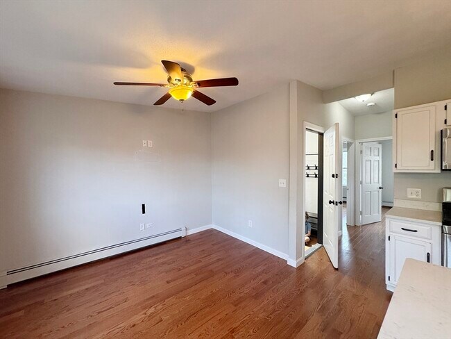 211 London St in Boston, MA - Building Photo - Building Photo