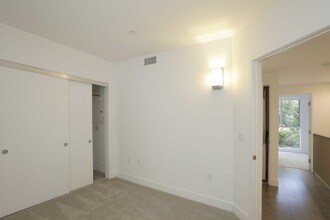 1800 Whitley in Los Angeles, CA - Building Photo - Interior Photo