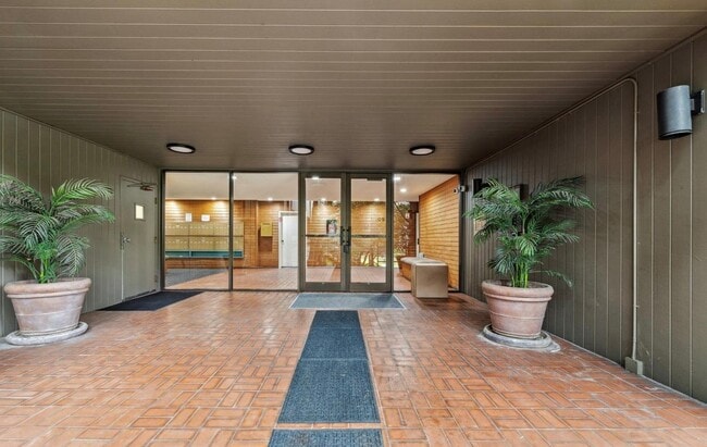 820 Sea Spray Ln, Unit 316 in Foster City, CA - Building Photo - Building Photo