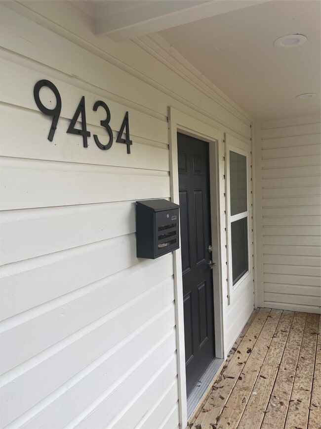 9434 Rhode Island St in Houston, TX - Building Photo - Building Photo