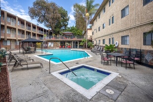 Harbor Verde Apartments in Wilmington, CA - Building Photo