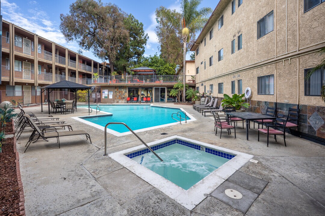 Harbor Verde Apartments in Wilmington, CA - Foto de edificio