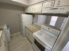 6402 Del Monte Dr in Houston, TX - Building Photo - Building Photo