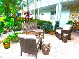 3001 Portofino Isle in Coconut Creek, FL - Building Photo