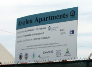 Avalon Apartments in Los Angeles, CA - Foto de edificio - Building Photo