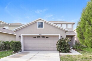 8059 Canterbury Lake Blvd in Tampa, FL - Building Photo