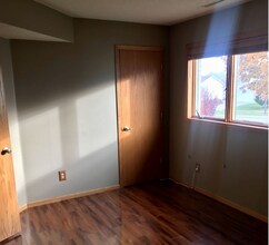 4622 Manor Park Dr NW in Rochester, MN - Building Photo - Building Photo