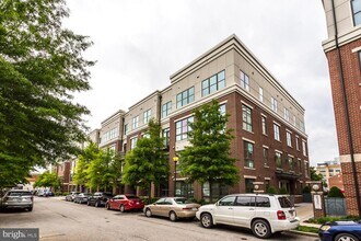 815 N Patrick St-Unit -205 in Alexandria, VA - Building Photo - Building Photo