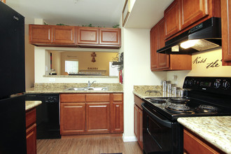 Forest Creek Apartments in Conroe, TX - Building Photo - Building Photo