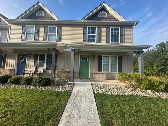property at 62 Squire Cir