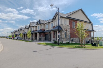 324 Equestrian Way in Cambridge, ON - Building Photo - Building Photo