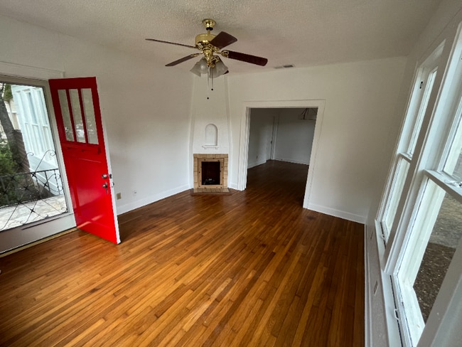 9100 Georgian Dr in Austin, TX - Building Photo - Building Photo