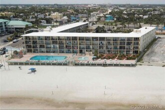 219 S Atlantic Ave in Daytona Beach, FL - Building Photo - Building Photo