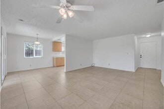 15 Sunborg Ct in Sacramento, CA - Building Photo - Building Photo