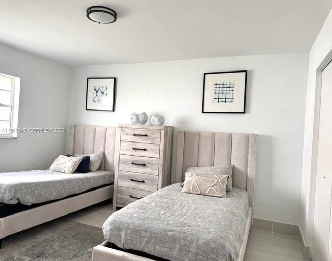 975 W 74th St in Hialeah, FL - Building Photo - Building Photo