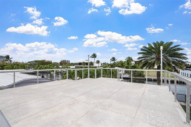 12605 Cyprus Rd in North Miami, FL - Building Photo - Building Photo