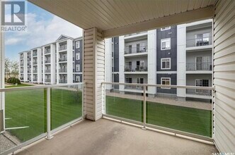 303 Lowe Rd in Saskatoon, SK - Building Photo - Building Photo