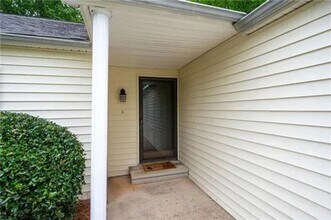 933 River Rock Dr in Woodstock, GA - Foto de edificio - Building Photo