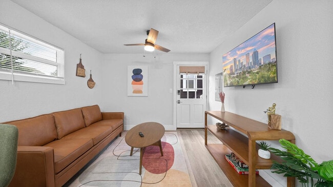 1007 E Comanche Ave in Tampa, FL - Foto de edificio - Building Photo