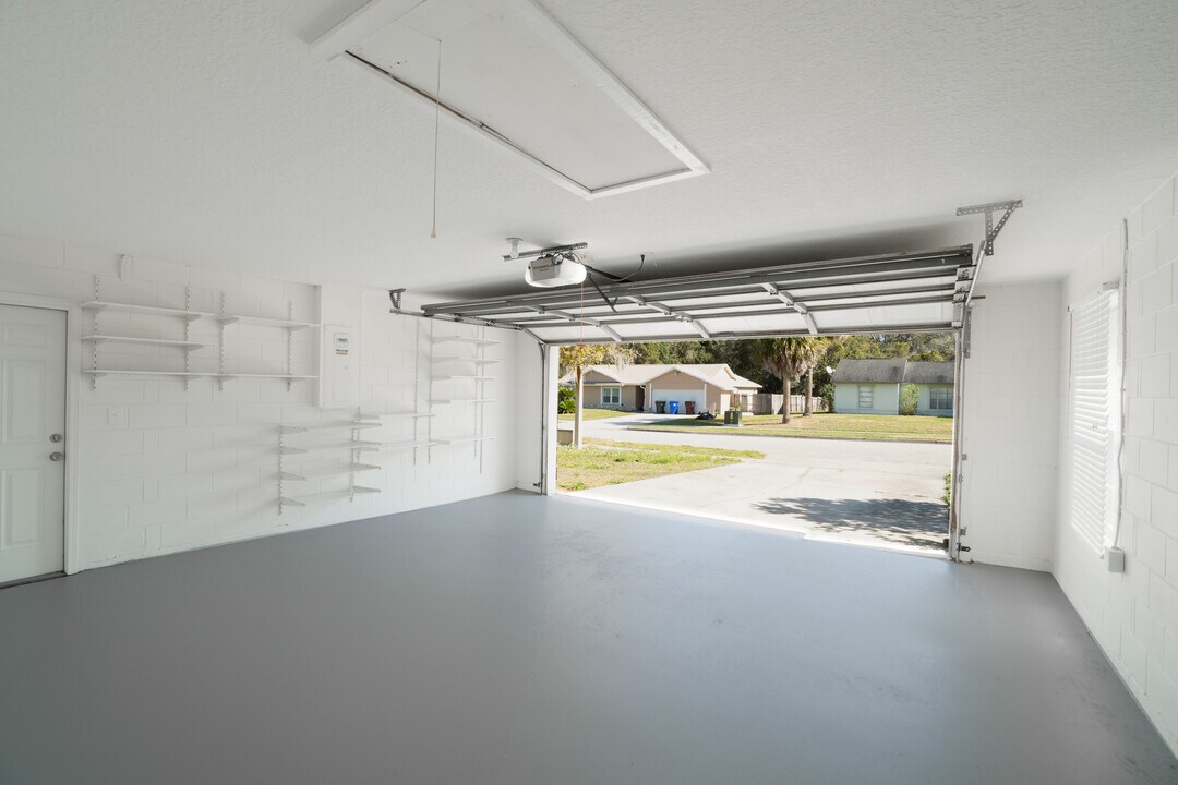 902 Whisler Ct in St. Cloud, FL - Foto de edificio
